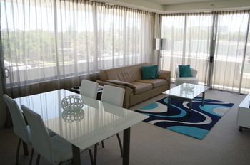 Monaco - Accommodation Noosa 8