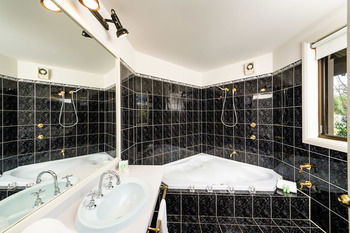 Federation Gardens & Possums Hideaway - Accommodation Noosa 47