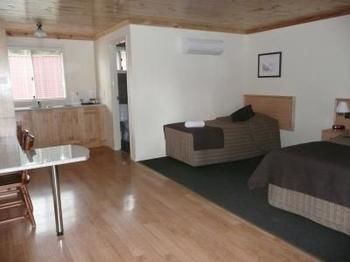 Black Gold Motel - Accommodation Noosa 0
