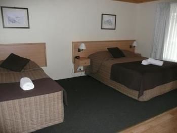 Black Gold Motel - Accommodation Noosa 1