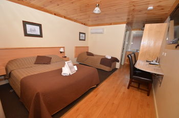 Black Gold Motel - Accommodation Noosa 25