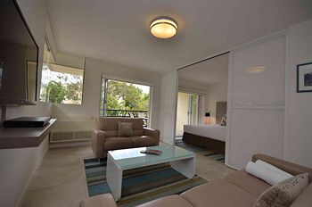 Saks On Hastings - Accommodation Noosa 1