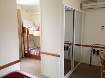 The 3 Explorers Motel - Accommodation Noosa 9
