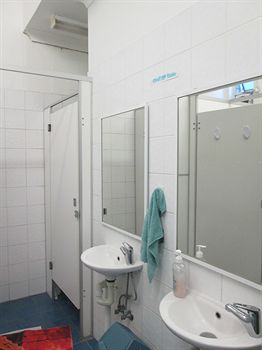 Casa Central Accommodation - Hostel - Accommodation Noosa 4