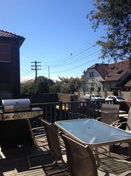 Cambridge Lodge - Hostel/Backpacker - Accommodation Noosa 7