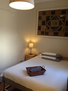 Cambridge Lodge - Hostel/Backpacker - Accommodation Noosa 9