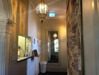 Cambridge Lodge - Hostel/Backpacker - Accommodation Noosa 10