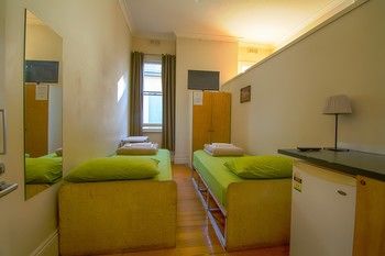 Cambridge Lodge - Hostel/Backpacker - Accommodation Noosa 11