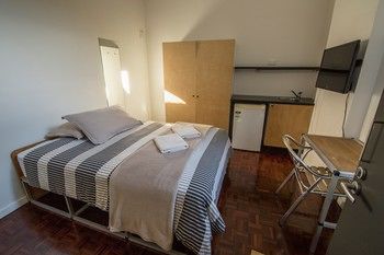 Cambridge Lodge - Hostel/Backpacker - Accommodation Noosa 13
