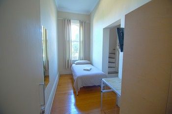Cambridge Lodge - Hostel/Backpacker - Accommodation Noosa 14