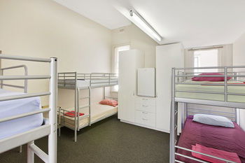 Cambridge Lodge - Hostel/Backpacker - Accommodation Noosa 20