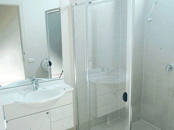 Cambridge Lodge - Hostel/Backpacker - Accommodation Noosa 25