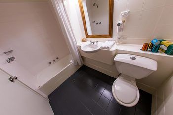 Abey Hotel - Accommodation Noosa 8