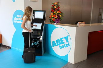 Abey Hotel - Accommodation Noosa 9