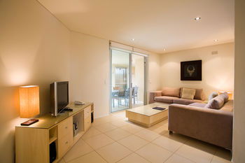 Maison Noosa Beachfront Resort - Accommodation Noosa 8
