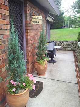 Crimson Villa - Accommodation Noosa 2