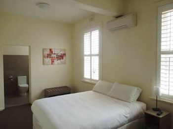 Naughtons Parkville Hotel - Accommodation Noosa 2