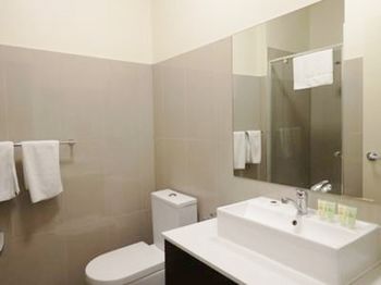 Naughtons Parkville Hotel - Accommodation Noosa 7