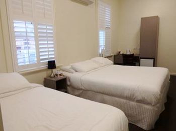 Naughtons Parkville Hotel - Accommodation Noosa 9