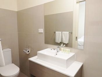 Naughtons Parkville Hotel - Accommodation Noosa 10