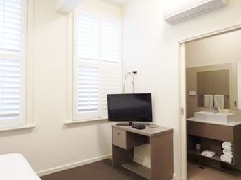 Naughtons Parkville Hotel - Accommodation Noosa 17