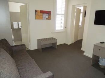 Naughtons Parkville Hotel - Accommodation Noosa 18