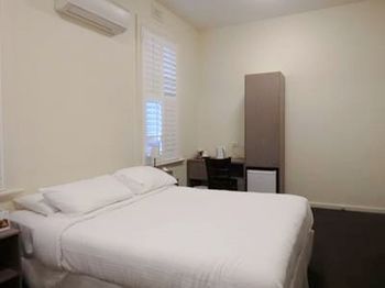 Naughtons Parkville Hotel - Accommodation Noosa 23