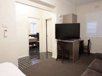 Naughtons Parkville Hotel - Accommodation Noosa 32