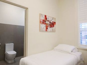 Naughtons Parkville Hotel - Accommodation Noosa 36