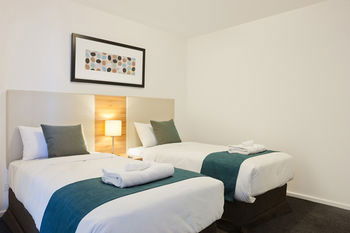 Melbourne Short Stay Apartments MP Deluxe - Accommodation Noosa 3