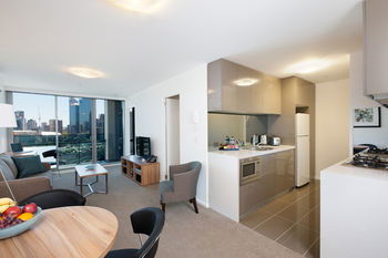 Melbourne Short Stay Apartments MP Deluxe - Accommodation Noosa 7