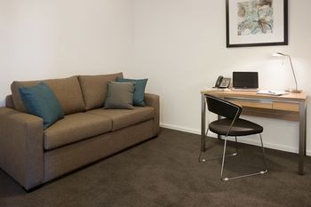 Melbourne Short Stay Apartments MP Deluxe - Accommodation Noosa 8