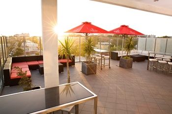 St Kilda Beach House @ Hotel Barkly - Hostel - Accommodation Noosa 2