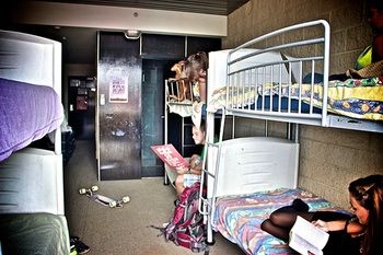 St Kilda Beach House @ Hotel Barkly - Hostel - Accommodation Noosa 8