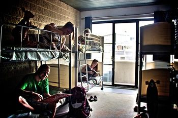 St Kilda Beach House @ Hotel Barkly - Hostel - Accommodation Noosa 9