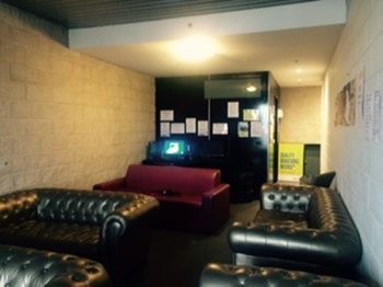 St Kilda Beach House @ Hotel Barkly - Hostel - Accommodation Noosa 17