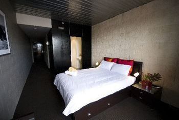 St Kilda Beach House @ Hotel Barkly - Hostel - Accommodation Noosa 22