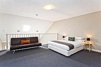 Ryals Serviced Apartments Camperdown - Accommodation Noosa 3