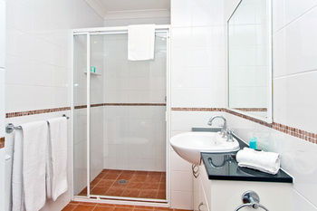 Ryals Serviced Apartments Camperdown - Accommodation Noosa 15