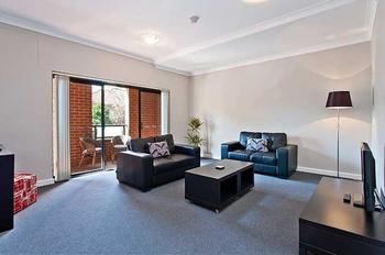 Ryals Serviced Apartments Camperdown - Accommodation Noosa 22