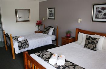 Riverside Motel - Accommodation Noosa 1