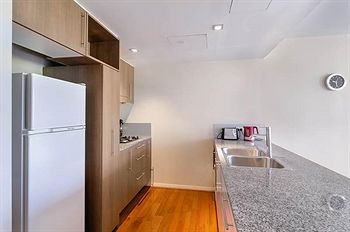 Wyndel Apartments - Harbour Watch - Accommodation Noosa 3