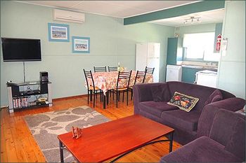 Paradise Bungalow - Accommodation Noosa 1