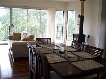 House Of Laurels - Accommodation Noosa 24