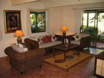 The African Cottage - Accommodation Noosa 7