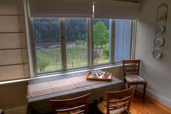 Tizzana Winery Bed & Breakfast - Accommodation Noosa 4