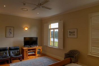 Tizzana Winery Bed & Breakfast - Accommodation Noosa 5