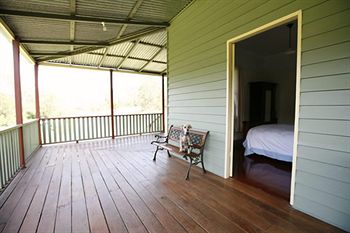 Singletons Retreat - Accommodation Noosa 7