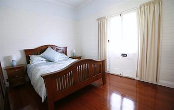 Singletons Retreat - Accommodation Noosa 10