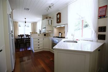 Singletons Retreat - Accommodation Noosa 11